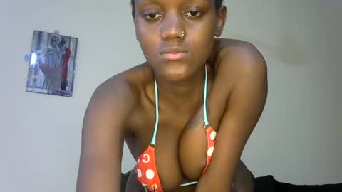 Snapshot of sexy_boobs23 chatting on January 13, 1:02 am liya online show from January 13, 1:02 am