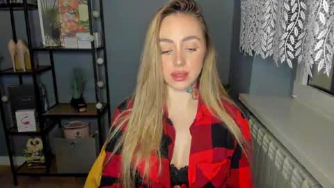 C o r a l i e online show from January 4, 11:11 am