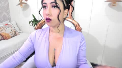 Snapshot of sexy_cristall chatting on January 5, 2:49 am C R I S T A L online show from January 5, 2:49 am