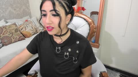 Snapshot of sexy_cristall chatting on January 6, 9:41 am C R I S T A L online show from January 6, 9:41 am