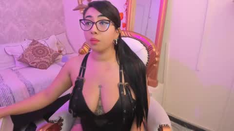 Snapshot of sexy_cristall chatting on February 28, 8:18 pm C R I S T A L online show from February 28, 8:18 pm