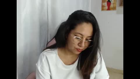 layla violeta gomez online show from October 19, 5:52 am