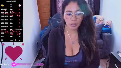 laura  online show from September 18, 3:58 pm