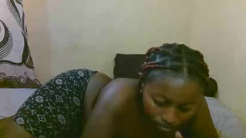 Snapshot of sexy_latasha chatting on September 16, 7:53 am sexy_latasha online show from September 16, 7:53 am