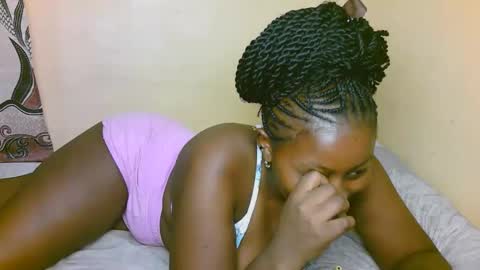 Snapshot of sexy_latasha chatting on October 2, 5:53 pm sexy_latasha online show from October 2, 5:53 pm