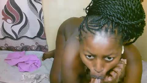 Snapshot of sexy_latasha chatting on October 3, 5:59 am sexy_latasha online show from October 3, 5:59 am