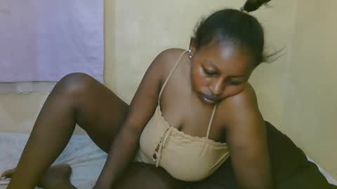 Snapshot of sexy_latasha chatting on December 2, 8:41 am sexy_latasha online show from December 2, 8:41 am