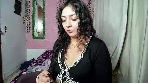 sexy lolas online show from November 25, 3:17 am