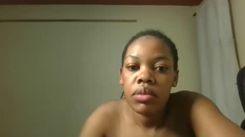 Snapshot of sexy_lyna chatting on October 22, 5:30 am sexy_lyna online show from October 22, 5:30 am