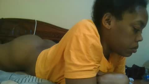 Snapshot of sexy_lyna chatting on October 28, 9:06 pm sexy_lyna online show from October 28, 9:06 pm