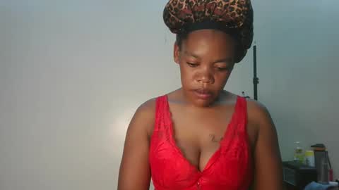 sexy_lyna online show from December 14, 11:26 am