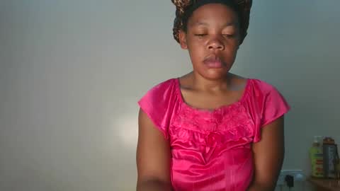 sexy_lyna online show from December 16, 7:46 am