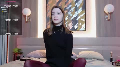 Snapshot of sexy_me_bb chatting on October 31, 1:01 pm Alison online show from October 31, 1:01 pm