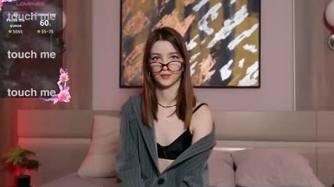 Snapshot of sexy_me_bb chatting on November 28, 1:58 pm Alison online show from November 28, 1:58 pm