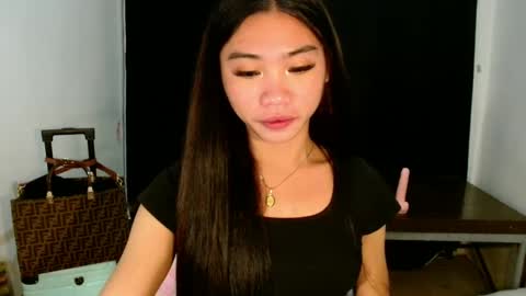 Snapshot of sexy_mikaxoxo chatting on February 23, 1:02 am mika online show from February 23, 1:02 am