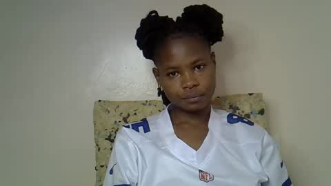 Molyne online show from April 2, 4:54 am