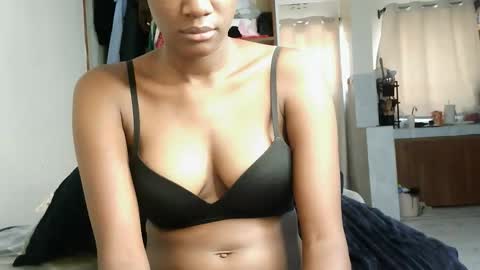 Nyla online show from April 2, 7:17 am