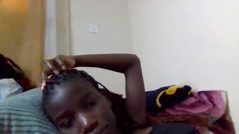Snapshot of sexy_petittie chatting on September 17, 7:43 am sexy_petittie online show from September 17, 7:43 am