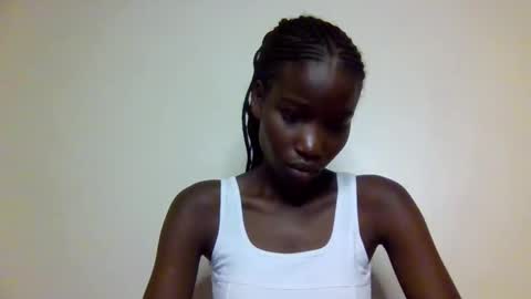 Snapshot of sexy_petittie chatting on October 19, 2:56 am sexy_petittie online show from October 19, 2:56 am