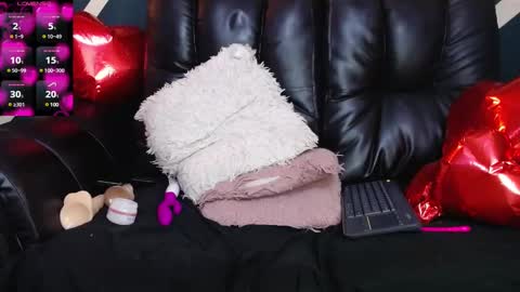 karoline online show from February 14, 3:00 am