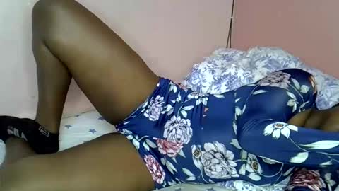 sexy_smiley12 online show from March 2, 7:10 pm