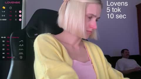 Snapshot of sexy_sweets chatting on September 18, 1:02 pm Sexy-Sweets online show from September 18, 1:02 pm