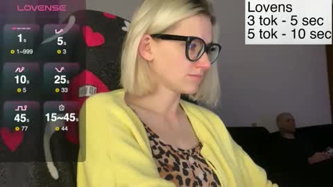 Snapshot of sexy_sweets chatting on November 20, 3:01 pm Sexy-Sweets online show from November 20, 3:01 pm