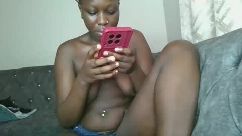 Snapshot of sexy_wendy5 chatting on December 4, 8:12 am wendy online show from December 4, 8:12 am