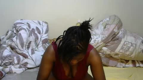 Snapshot of sexy_yello chatting on November 9, 12:31 am Bantu girl online show from November 9, 12:31 am