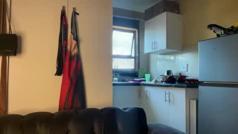 sexyasszeeee online show from December 3, 9:40 am