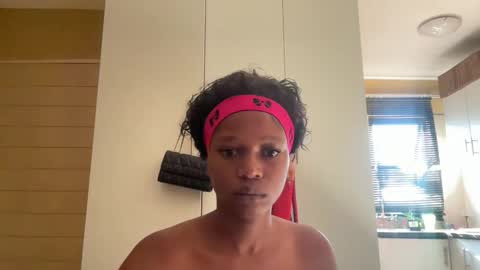 sexyasszeeee online show from April 2, 6:33 am