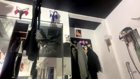 Snapshot of sexybeaner1134 chatting on December 25, 6:20 am sexybeaner1134 online show from December 25, 6:20 am