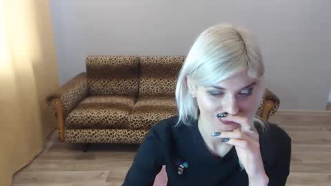 Snapshot of sexybeatriice chatting on December 24, 10:33 am sexybeatriice online show from December 24, 10:33 am