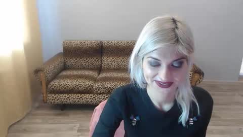 Snapshot of sexybeatriice chatting on January 5, 7:17 am sexybeatriice online show from January 5, 7:17 am