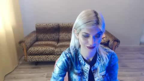 Snapshot of sexybeatriice chatting on January 19, 1:22 pm sexybeatriice online show from January 19, 1:22 pm