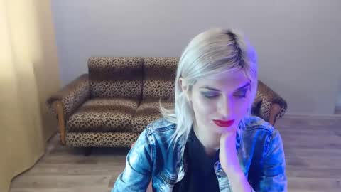 Snapshot of sexybeatriice chatting on January 20, 10:29 am sexybeatriice online show from January 20, 10:29 am