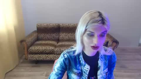 Snapshot of sexybeatriice chatting on January 21, 7:15 am sexybeatriice online show from January 21, 7:15 am