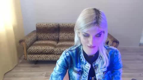 Snapshot of sexybeatriice chatting on January 24, 7:19 am sexybeatriice online show from January 24, 7:19 am