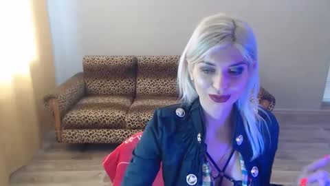 Snapshot of sexybeatriice chatting on February 9, 7:16 am sexybeatriice online show from February 9, 7:16 am