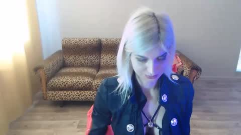 Snapshot of sexybeatriice chatting on February 17, 11:13 am sexybeatriice online show from February 17, 11:13 am