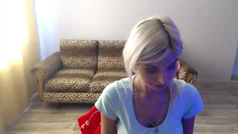 Snapshot of sexybeatriice chatting on September 16, 6:25 am sexybeatriice online show from September 16, 6:25 am