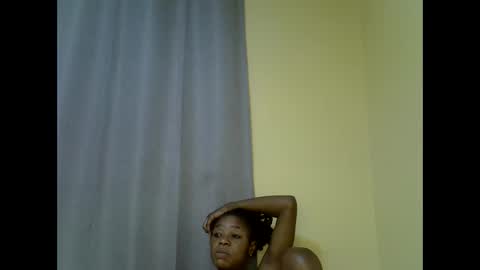 Snapshot of sexybianca56 chatting on October 27, 10:58 pm sexybianca56 online show from October 27, 10:58 pm