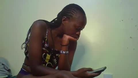 Snapshot of sexybilha483 chatting on February 26, 6:43 pm Sexybilha483 online show from February 26, 6:43 pm