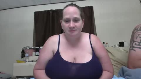 Snapshot of sexybitch9214 chatting on September 28, 3:34 am Etowngirl14 online show from September 28, 3:34 am