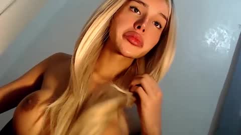 Snapshot of sexybite1 chatting on February 12, 9:10 am Seraphina Blaze online show from February 12, 9:10 am