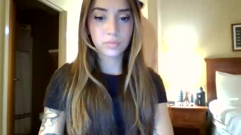 sexybry308503 online show from May 6, 3:02 am