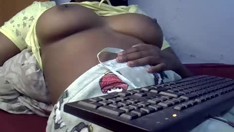 Snapshot of sexycarina254 chatting on November 29, 3:48 pm sexycarina254 online show from November 29, 3:48 pm