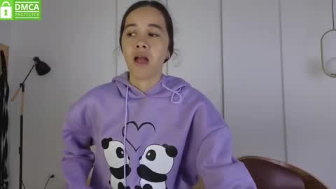 chanell and yina online show from March 28, 1:22 pm