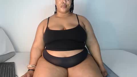 Snapshot of sexychill2000 chatting on September 25, 9:07 pm SEXYCHILL online show from September 25, 9:07 pm