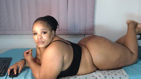 Snapshot of sexychill2000 chatting on October 4, 3:59 am SEXYCHILL online show from October 4, 3:59 am